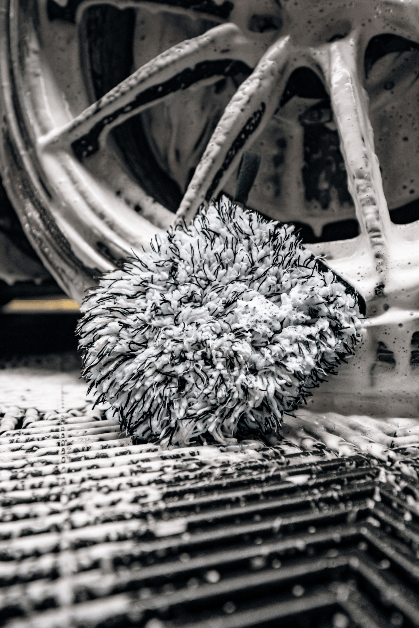 BLACKLINE® MICROFIBER WHEEL MITT - elpanikueado