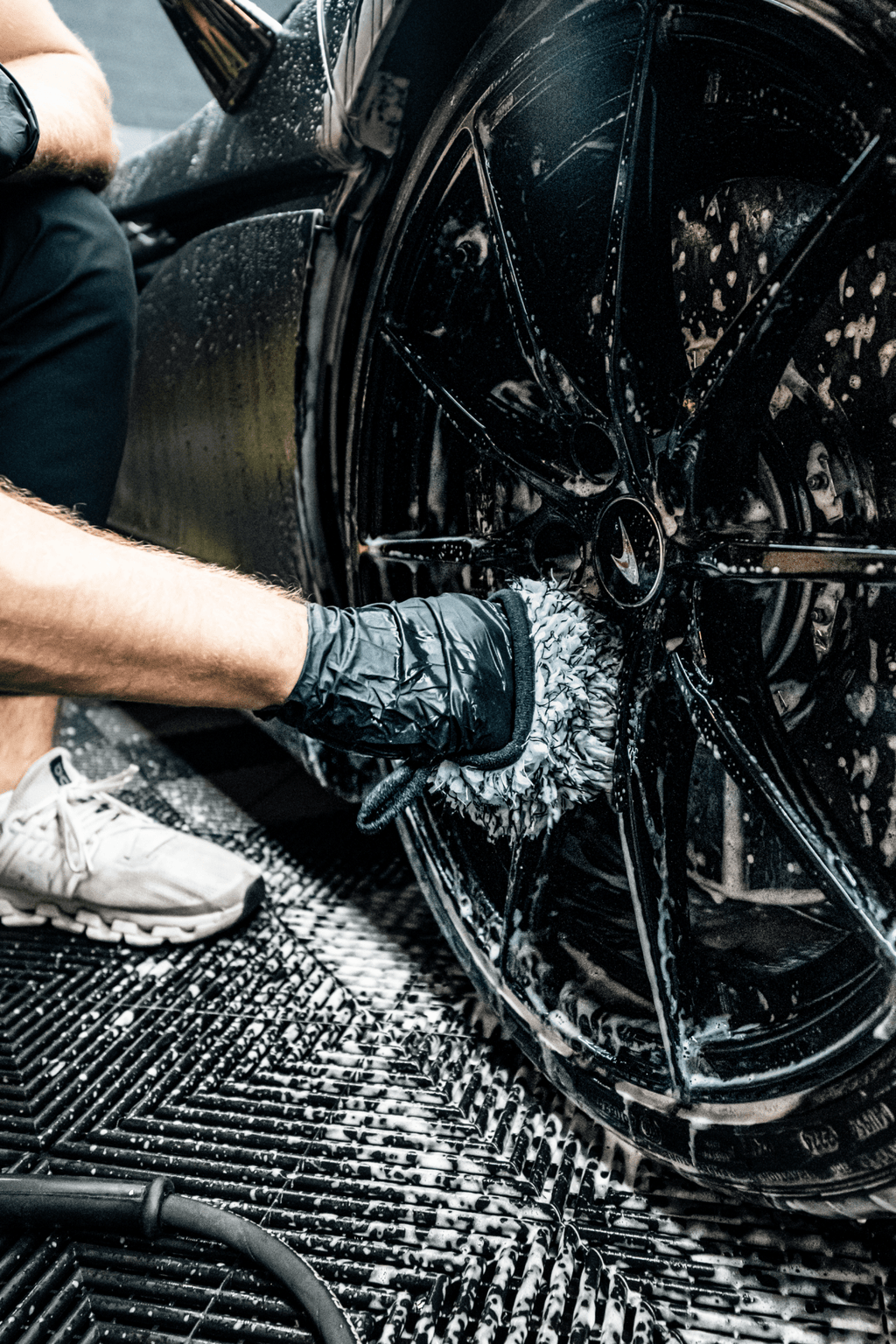 BLACKLINE® MICROFIBER WHEEL MITT - elpanikueado